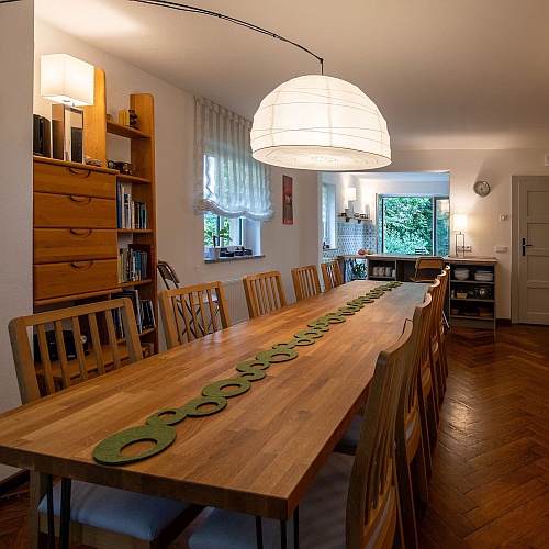 Die große Tafel im Esszimmer